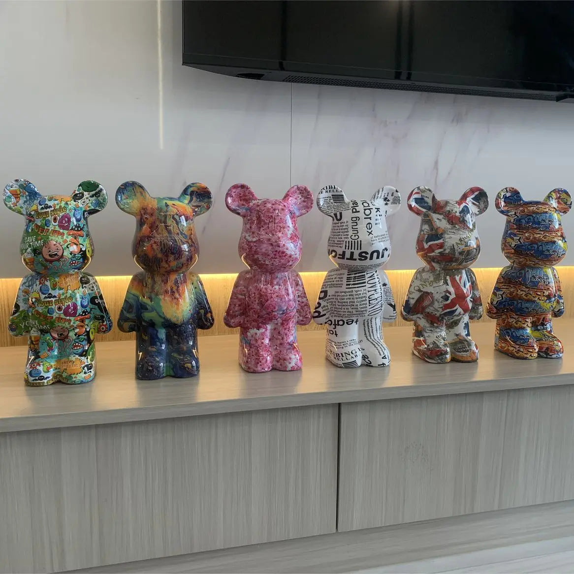New Cute Heart Bear Figurine for Living Room Decor