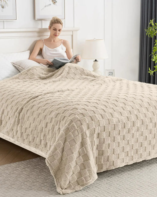 Queen Size 300GSM Flannel Fleece Blanket Super Soft 3D Checkered Bed Blanket Cozy Fluffy Lightweight Blanket for All Seasons 90x90 Inches Light Brown